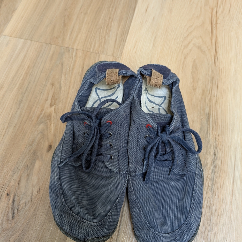 Wildling Barefoot Shoes Size 40 GUC